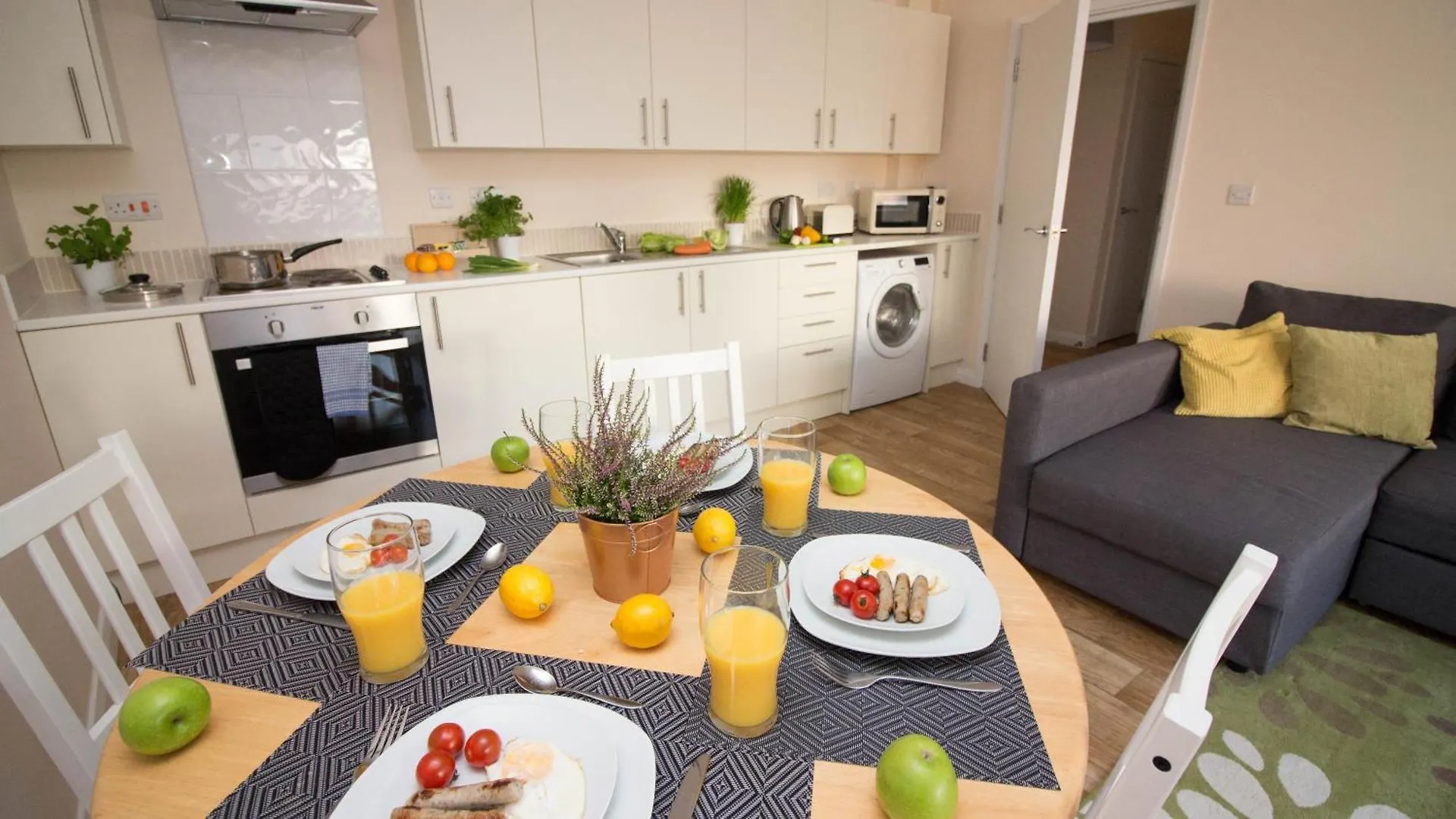 Stayzo Stylish Accommodation In Southampton 10 0*,
