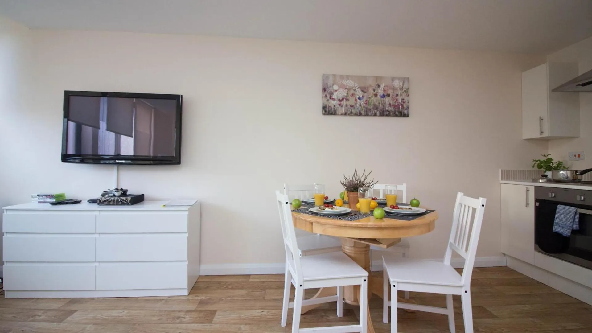 Apartment Stayzo Stylish Accommodation In Southampton 10 United Kingdom